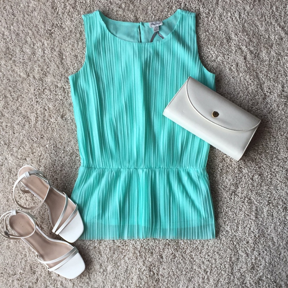 Dynamite | Sleeveless Pleated Top